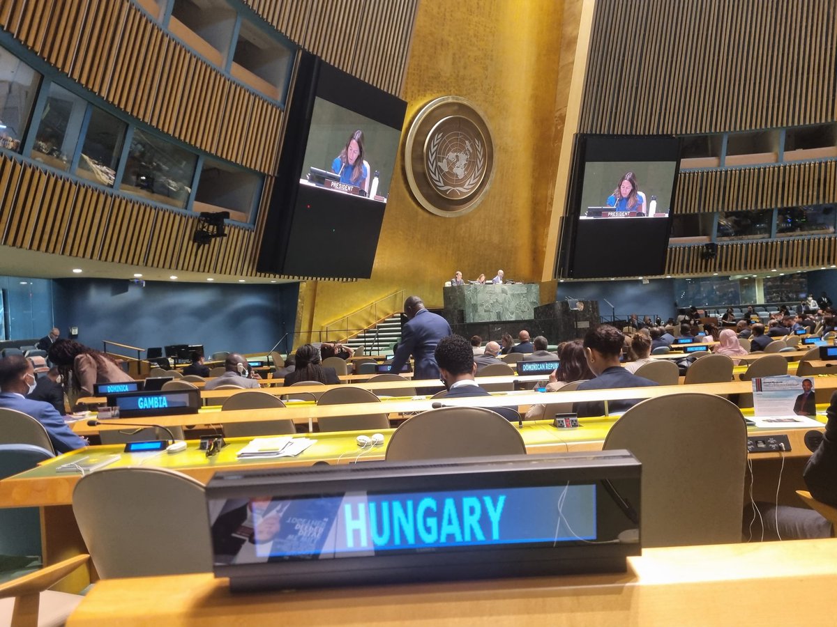 MikeGyula's tweet photo. Election of 21 new members of the Commission on the Limits of the Continental Shelf (#CLCS). Hungary present and voting. Good luck to all the candidates! #clcs #splos #unclos #secretballots #unga https://t.co/MkccwhVRIH
