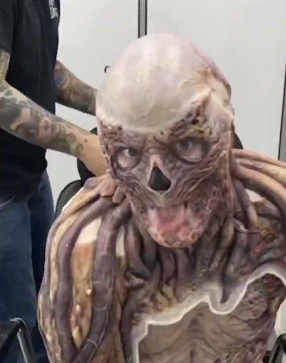 djrtyhands's tweet photo. @Stranger_Things “vecna is stranger things’ scariest villain”
vecna: https://t.co/HkfXuHHt2L