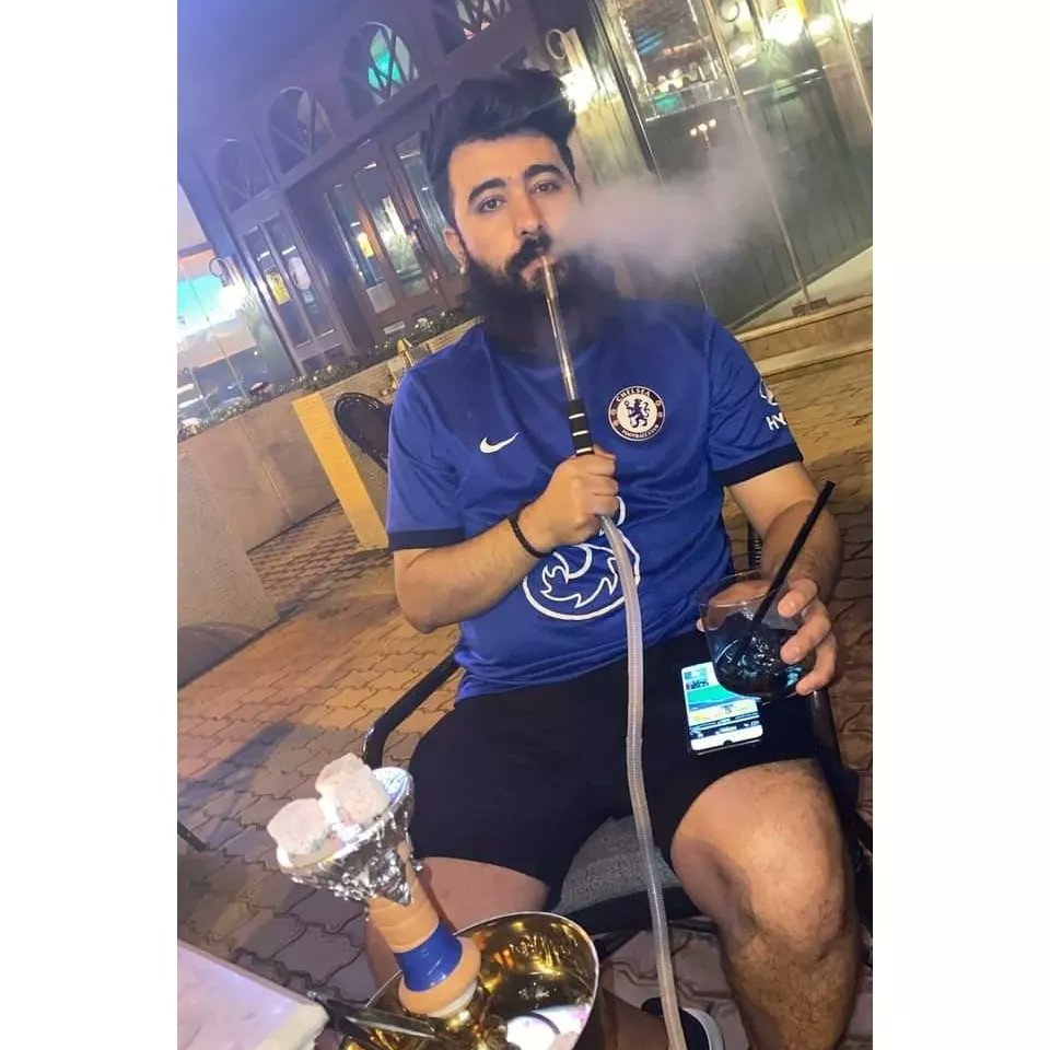 EmadRamos2's tweet image. قلبي من جوا تعبان

صاير بدو صيانة

ويلي من حب النسوان

والله كلو خيانة

اهل الملح

و اهل الزاد

اكلو ملحي و تركوني

اهل الشرب

و اهل الكاس

سكرو ولا عافوني

خنجر حبك بصديري

و انت لقلبي طبيبو
 
و انا مكتوب لقلبي يموت بطعنة حبيبو