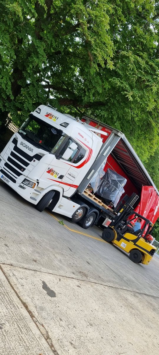 2 #Finnings engine's delivered safely 😎 @CaterpillarInc @HawkinsLogistic #Scanias500