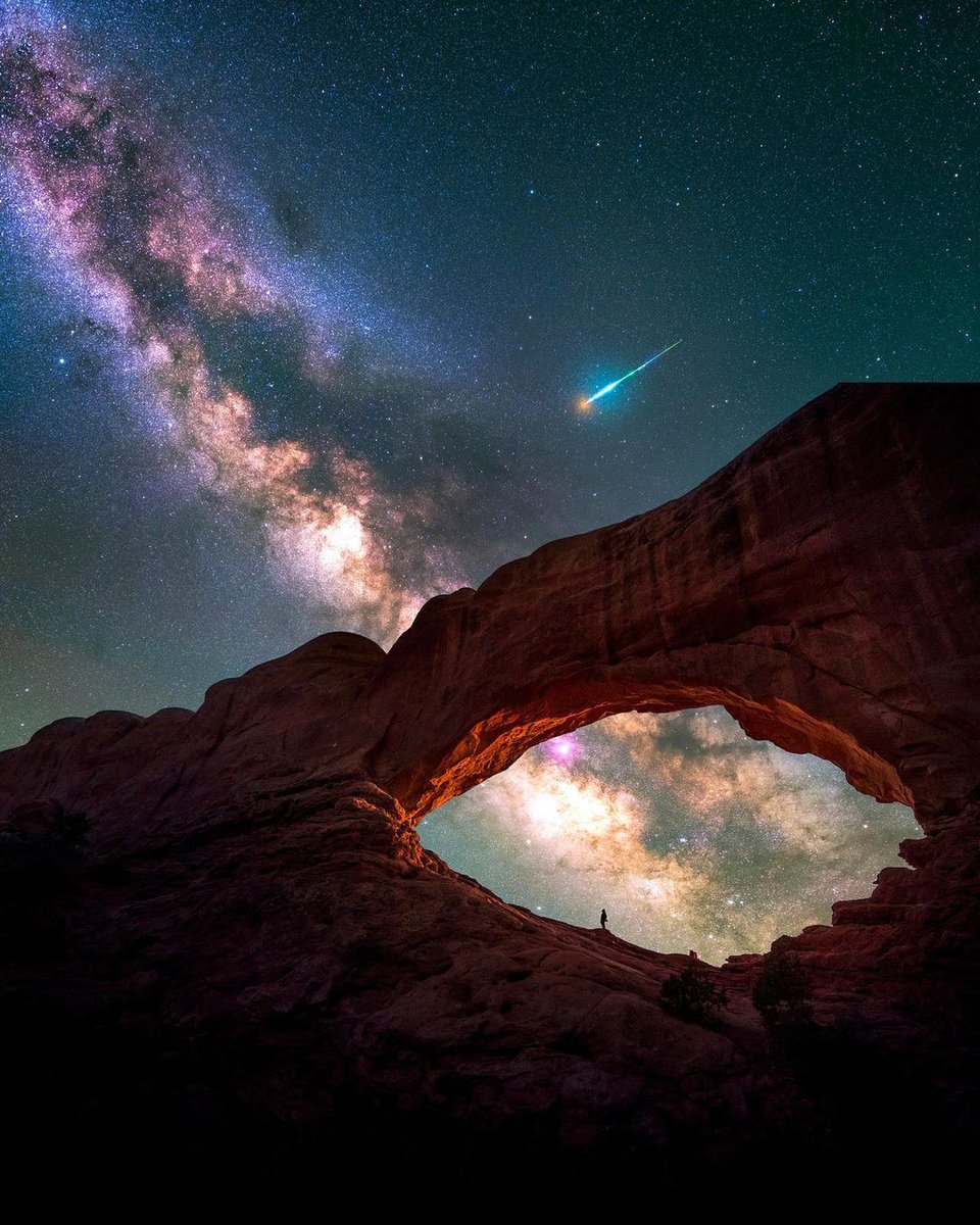ineed__spacee's tweet photo. Milky Way & Meteor over Arches National Park by Derek Culver.✨🤯 https://t.co/WaOnG927nt https://t.co/SYYOws5DhN