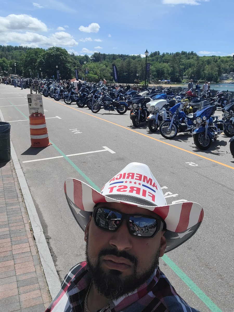 JulianAcciard1's tweet photo. I'm up at Bike Week in Laconia, NH talking with voters all day today about we can keep New Hampshire the Freest State in the nation and lead the wave in 2022. These are hard working blue collar individuals, many of them veterans, and they have many concerns. #NHPolitics
#VoteAce https://t.co/ekBtmEDi18