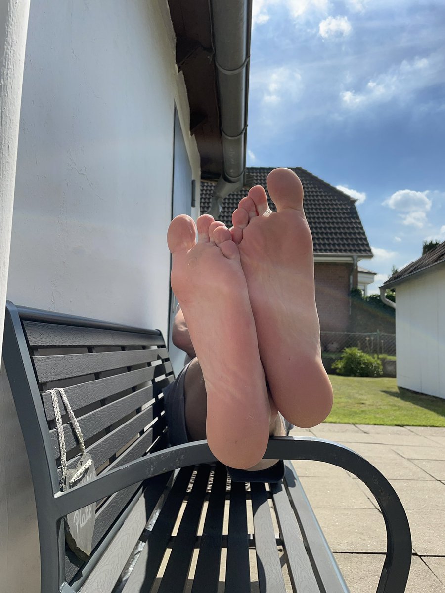 Malefeetboy_1988 tweet media