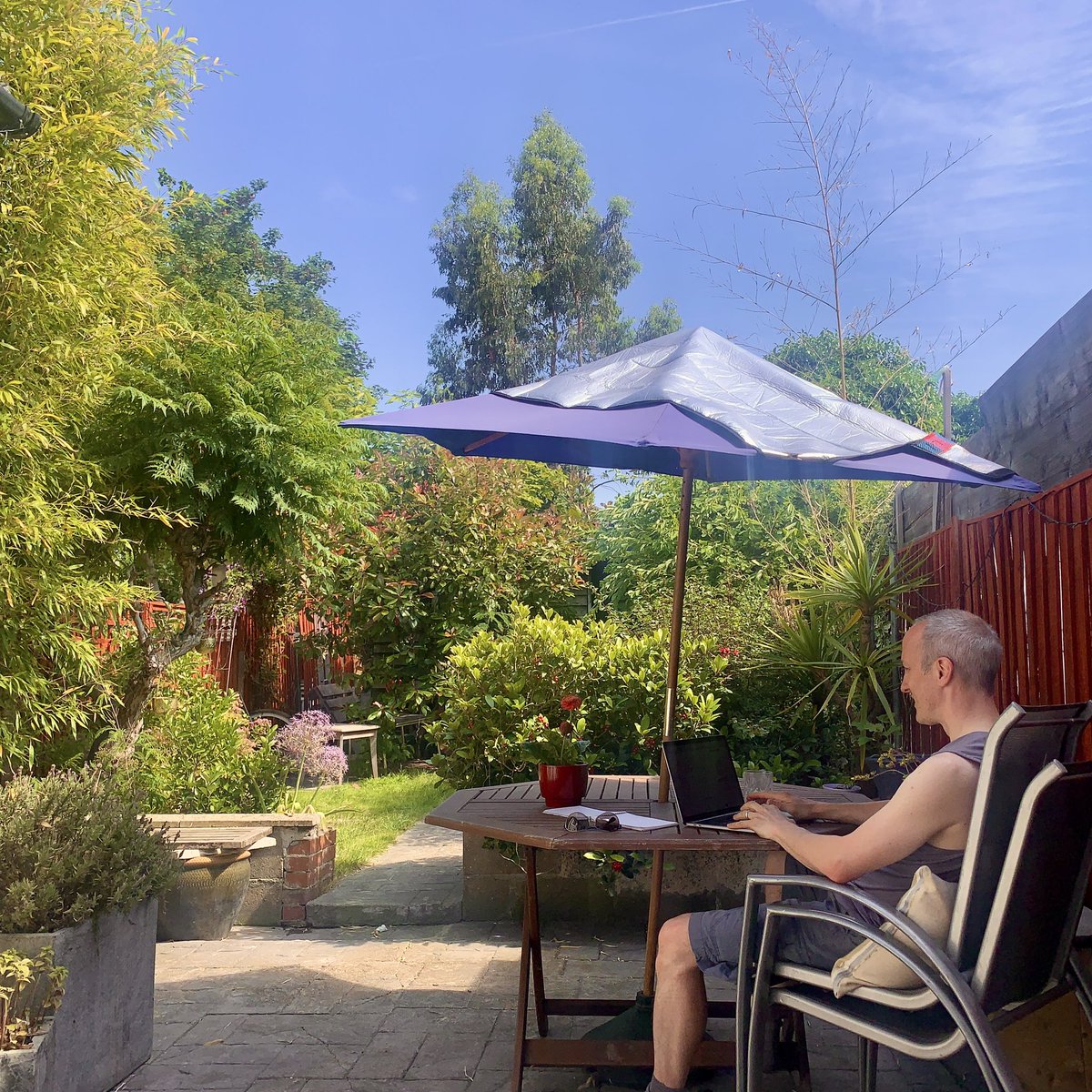Beautiful day ☀️ to be working from home! #london #summer #workfromhome #lifestyle #entrepreneur #onlinebusiness