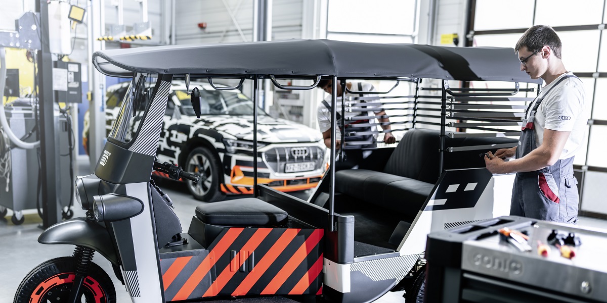 AudiOfficial's tweet photo. 2nd life Audi e-tron batteries are to power electric rickshaws by #Nunam in India to enable women’s economic participation. Find out more about this project of Audi Environmental Foundation. 

Get a test drive on @greentech_fest >> https://t.co/qpA8sHPuES

#Audi #sustainability https://t.co/o58mAFZndy