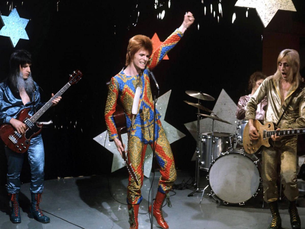 50YearsAgoLive's tweet photo. English rockstar David Bowie makes his television debut as Ziggy Stardust as he appears on the TV program “Lift Off.” https://t.co/OIk7XGyh4z