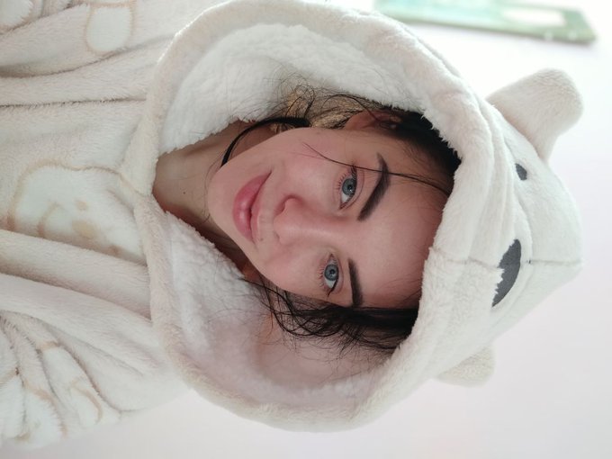 I'm online right now on CamModelDirectory - pay-per-minute system for Skype live shows. Call me right