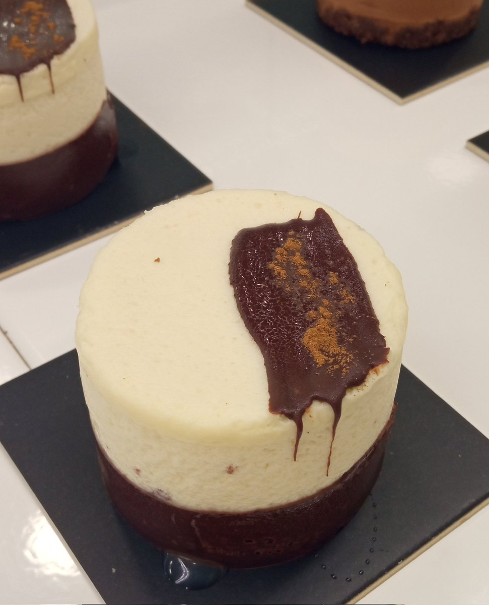 ChocolatBs's tweet photo. Nuevo individual para soportar mejor la ola de calor, Cubanito bs:horchata y chocolate. No dejes de probarlo! https://t.co/PRVLOIi1kQ
