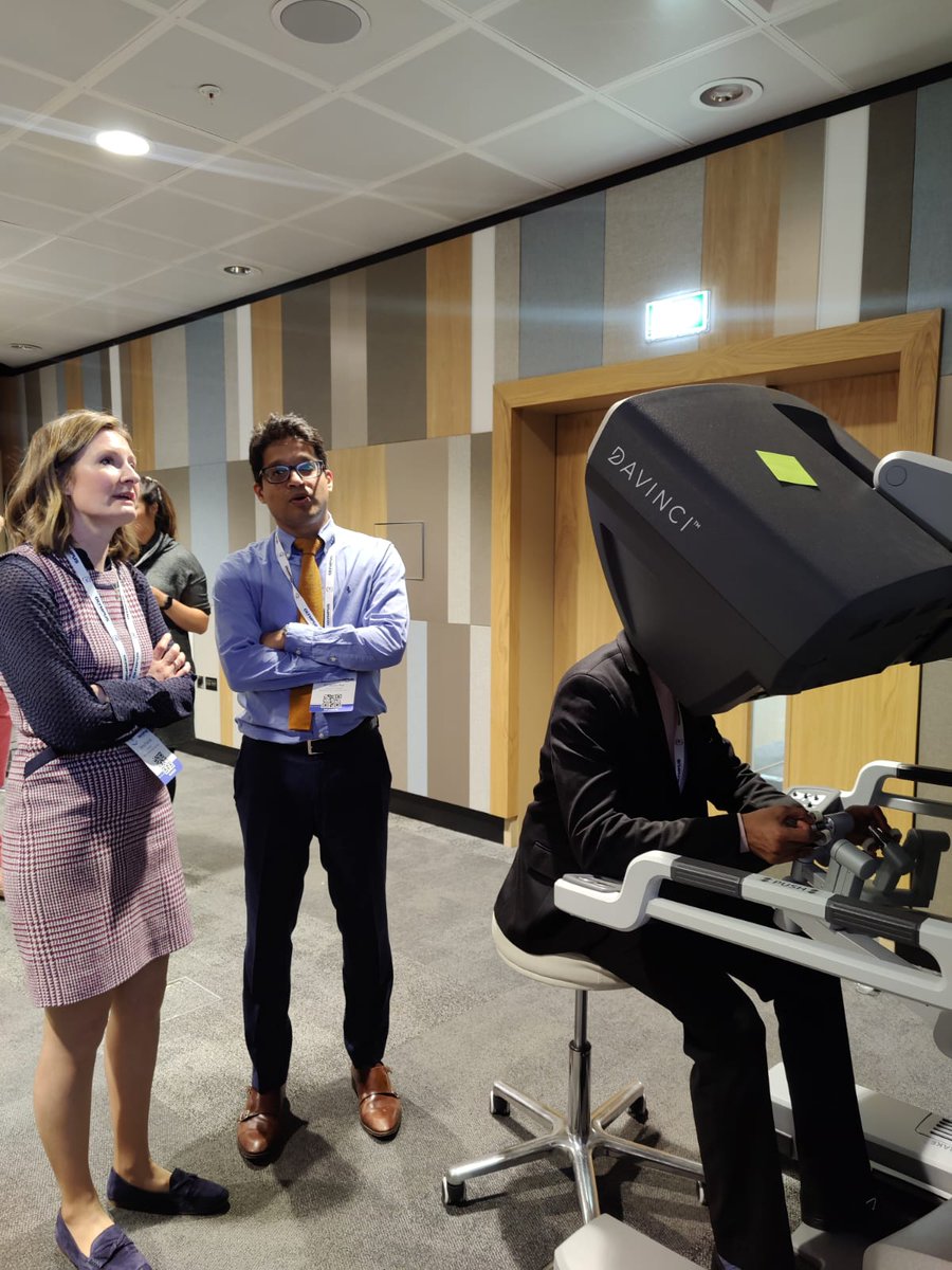 Introduction to Robotics skill course #BAUS22 - great mentoring from #NinaPatrick @stingrai78 @vishhanchanale @drgvkswamy et al. Impossible not to be fascinated by state of the art technology @IntuitiveSurg