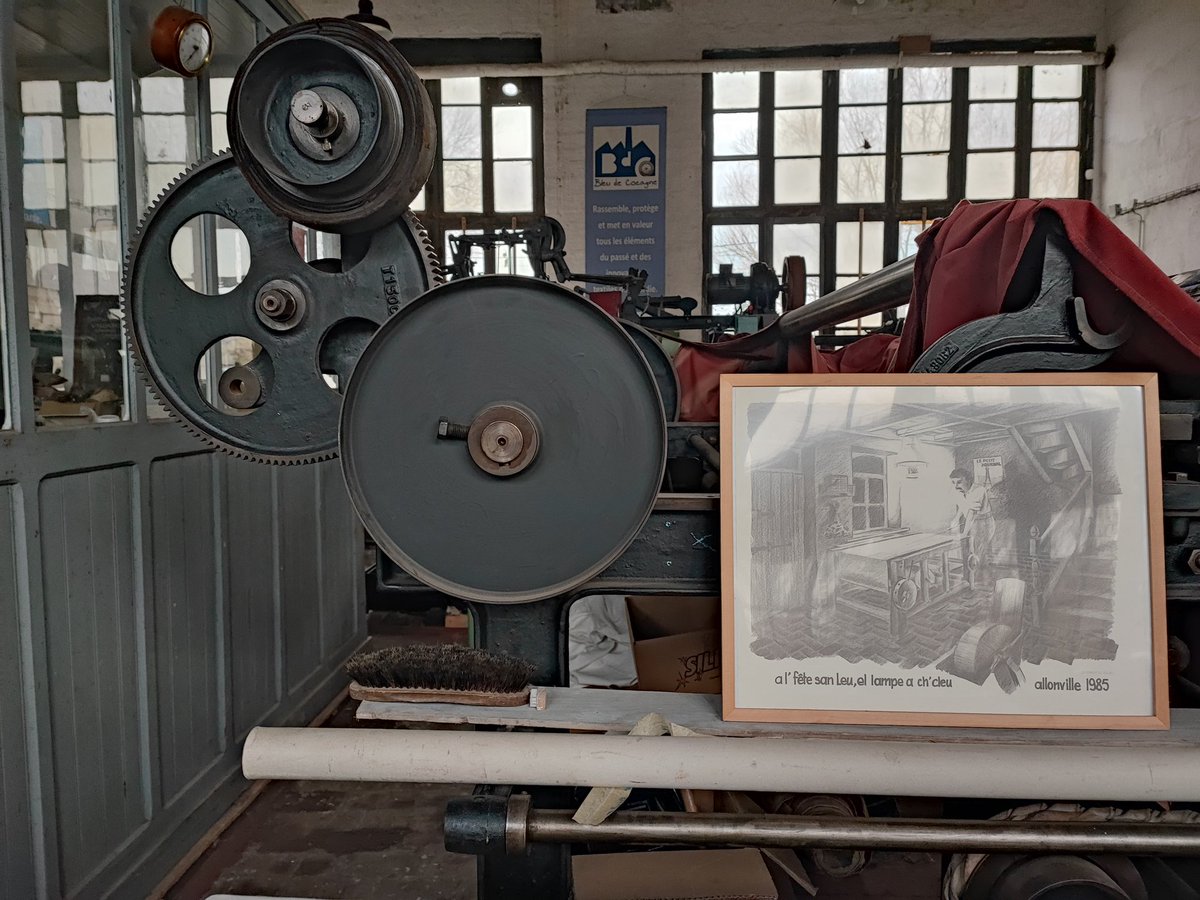 Un patrimoine industriel 🏭

🧵 Cette semaine, Bagalad vous fait découvrir l’usine Cosserat, dans la Somme, un lieu emblématique de la production de velours. 

💡 Fondée en 1794, elle atteint son apogée au XIXe siècle.

👉 Le portrait : bagalad.org/2022/03/01/lus…