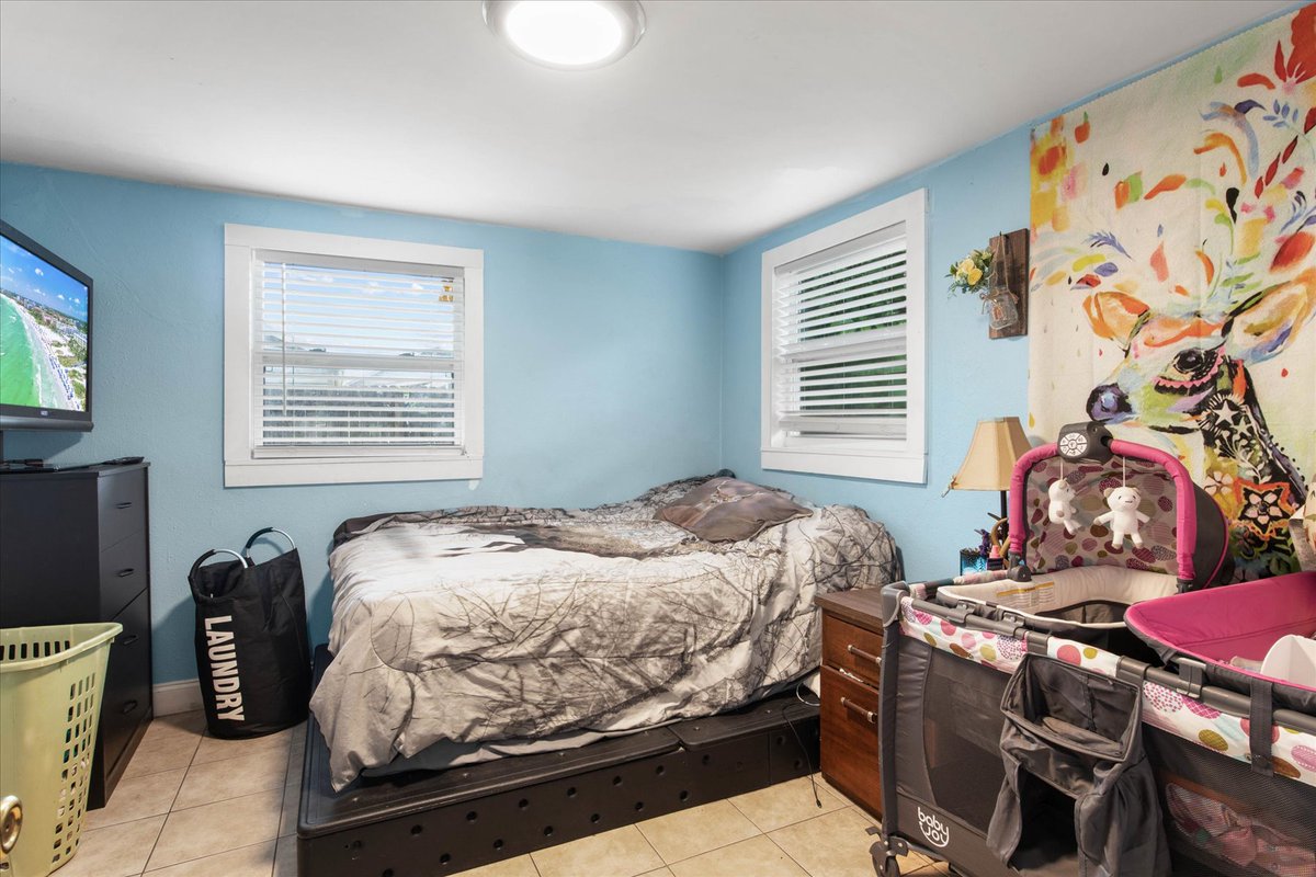 SGC_Homes's tweet photo. 💥 JUST LISTED 💥
-
📍 2310 7th Ave W Bradenton, FL 34205
🔥 Offered at $450,000
-
Duplex | 2 Bedrooms, 1 Bathroom on Each Level
Located Just Minutes to Downtown Bradenton
-
Contact Matt Rode for more details!
📲 941.241.7949
💻 matt.rode@kw.com
-
https://t.co/rVKlftv0kP https://t.co/3S0FNhsBVV