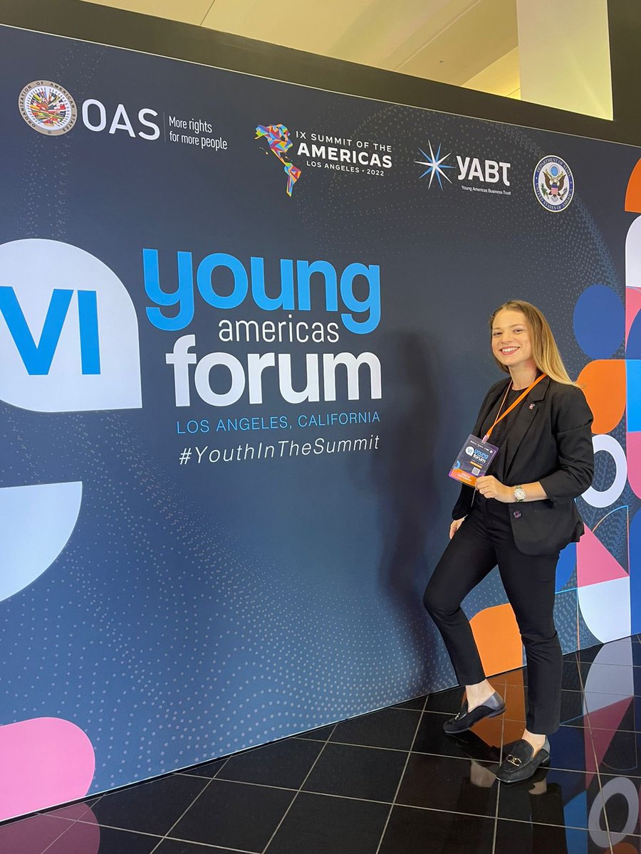 partidodxc's tweet photo. La vicepresidenta @Jovendxc , Emely Taveras en representación del @partidodxc , compartió experiencias en el Sexto Foro de la Juventud, que se celebró de forma paralela a la IX Cumbre de Las Américas realizada el pasado fin de semana. #DxC https://t.co/mp4uEHBeXs