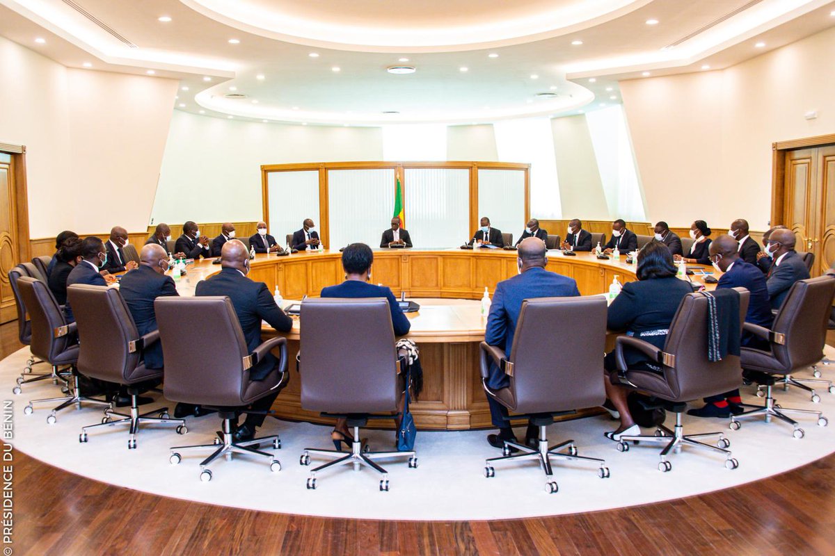 actualites229's tweet photo. 🇧🇯 "Pour compter du jeudi 16 juin 2022 à 00 heure, l’entrée sur le territoire béninois, aussi bien par les frontières terrestres, aériennes que maritimes, est libre de présentation de tout document en rapport avec la Covid-19". #ConseilDesMinistres https://t.co/rDsgNM6FT8