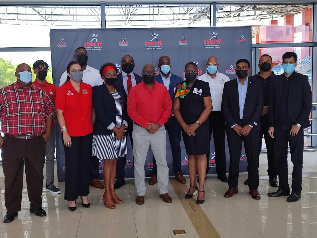 sporttco's tweet photo. .. (cont'd) ..

representatives from the various organizations (from left to right) ASATT {Swimming}, TTCF {Cycling}, TTSA {Sailing/Yachting}, TTNA {Netball}, TTABA {Boxing}, TTHB {Hockey}, TTGF {Gymnastics}, TTRU {Rugby}, NAAA {Athletics}, TTVF {Volleyball}, TTGA {Golf} and TTFA https://t.co/S2wfYTK6Uu