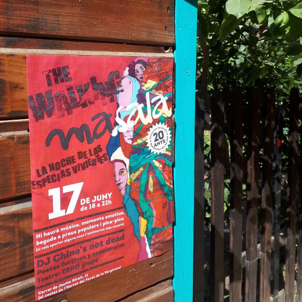 L'horari previst per a La noche de las especies vivientes és de 18h a 22h. Però no feu tard, que a les 18:30 comencen les actuacions:
- l'experiment teatral «Peça de Mercat (o Cinema Antic)» d'<a href="/ERROGrupo/">ERRO Grupo</a>
- Poetas furtivos y ocasionales
- DJ Chino's not dead.