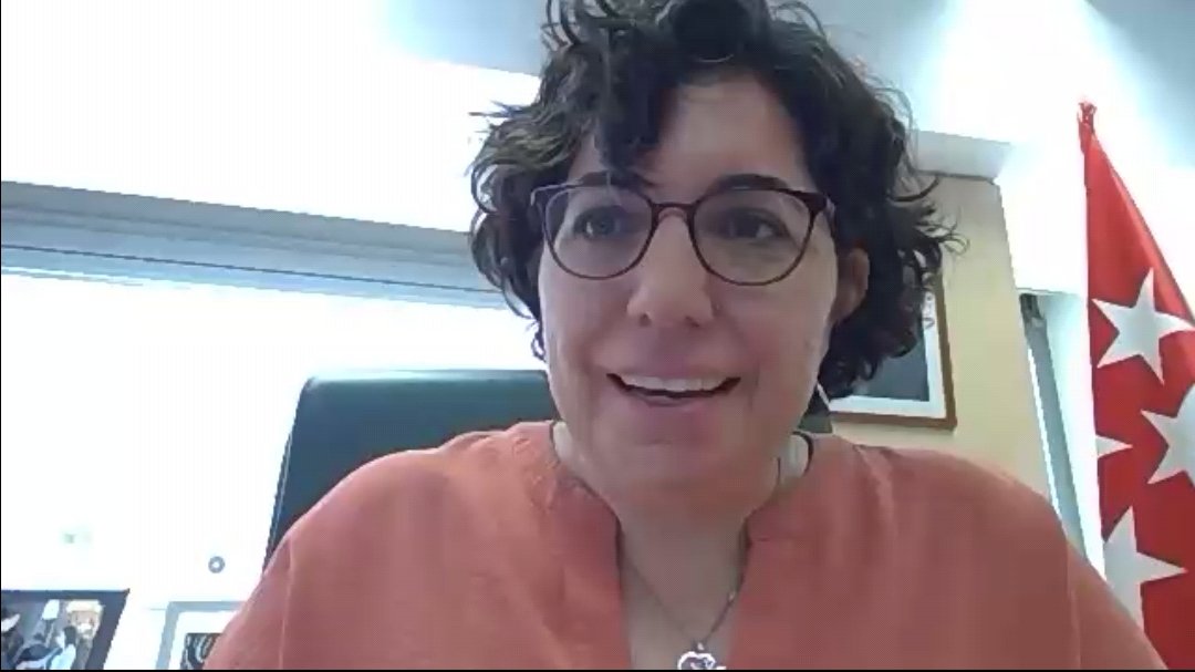 ONGD_JyD's tweet photo. Pilar Ponce, presidenta del Consejo Escolar de la Comunidad de Madrid: "En 2015 los delitos de odio se contemplaron en el Código Penal en España", en el webinar  #interconectadas "Jóvenes protagonistas frente a los discursos de odio". Con @BoscoGlobalONGD @AECID_es @ongvols https://t.co/evjsKQYMY4