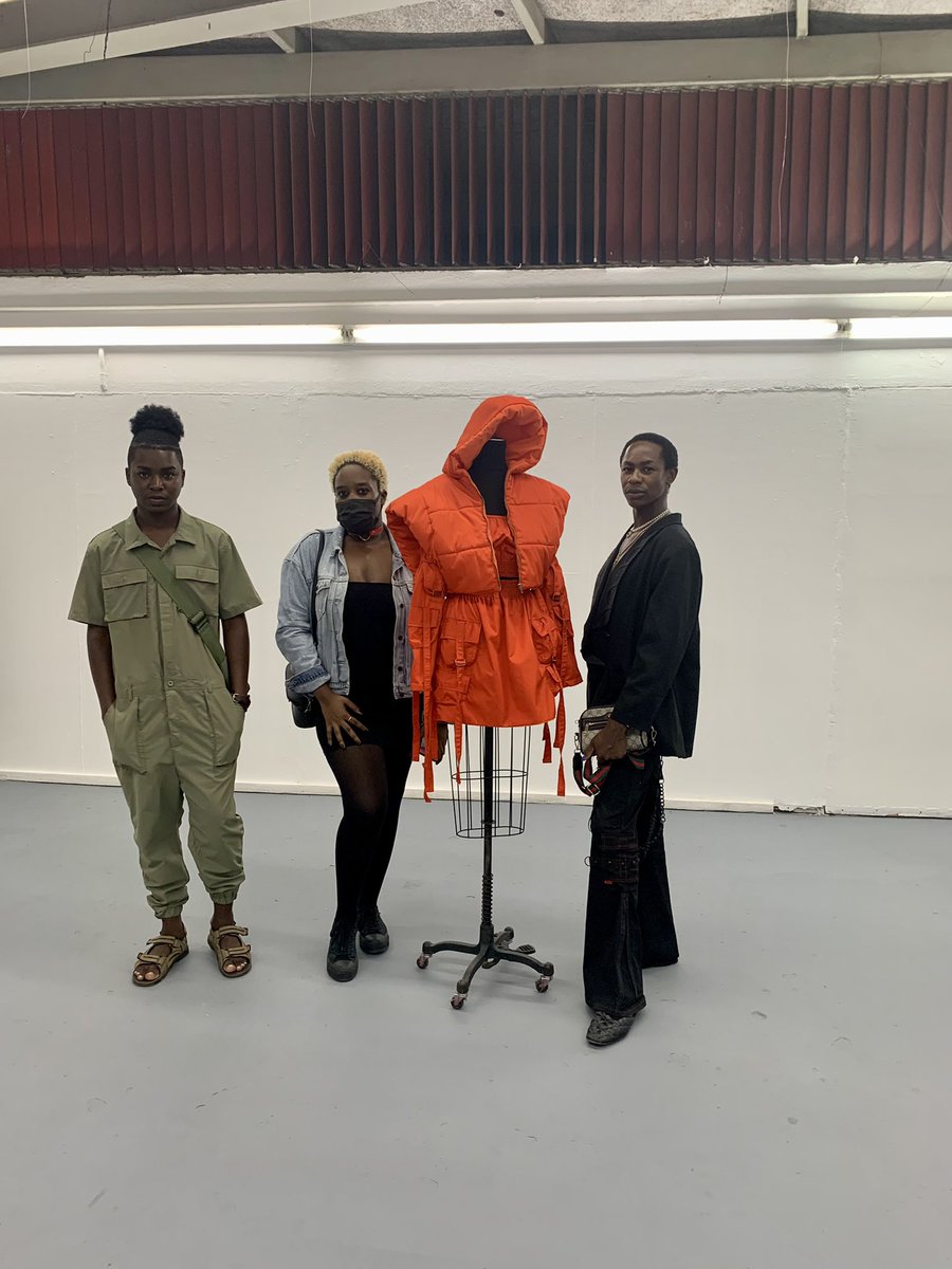 EmaniTheStylist's tweet photo. Yesterday! I went to support student at @EMCJamaica as they showcase their final piece for this school year.
IG:#iam__demar_ IG: #ambitious_nicki8539
IG: #khullie_khritique
#visualart #exhibition #arteducation #creativeeducation #creativesarts #createyourcareer https://t.co/fRUMRuUkrB