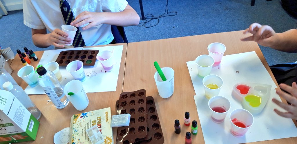 _MrsLake's tweet photo. Resin pouring in The Haven today. Preparation for the next Be Hapi sale - beautiful fidgets to help calm anxious and busy minds.
#enterprise #teamwork #mindfulness #beHapi https://t.co/p3cNDjhE90