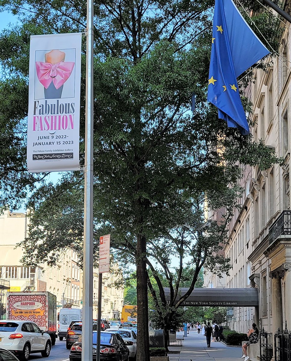 nysoclib's tweet photo. It's a beautiful day to view the FABULOUS FASHION exhibit at the #NewYorkSocietyLibrary! Free & open to the public. https://t.co/8BKRgCmp7t #GorgeousBooks #BeautifulBooks #FashionHistory #FashionLit #UpperEastSide #AllAreWelcome #IndieLibraries https://t.co/xLfs1l8QtH