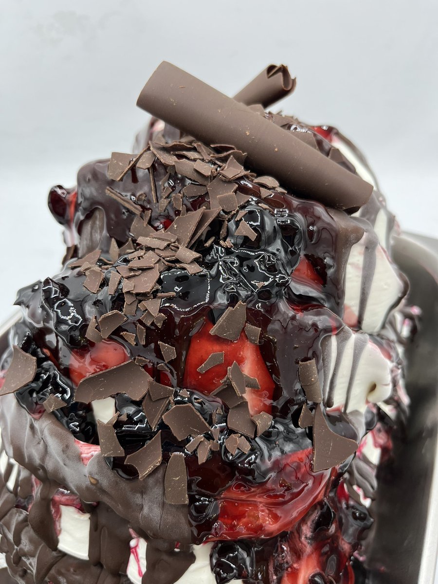 Alguien que me ayude? KINDER / CHERRY

#heladeriafratelly #helados #kinder #cherry