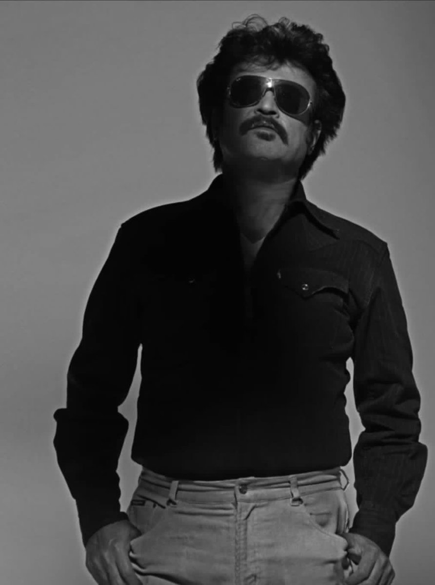 MittaiMama's tweet photo. How many of you remember that #Thalaivar's #Sivaji  Movie Trailer first time  Premiered in @KTVTAMIL  around 10pm .It was spell bounding experience 
#15yearsofSivaji @avmproductions  @shankarshanmugh @rajini_mano @RajiniFoLLowers @incredibala  @RajiniPedia @RajiniRecords https://t.co/aKSb0cgnzw