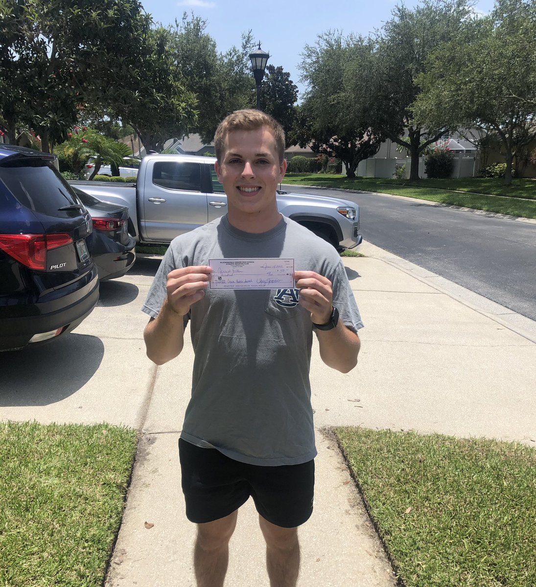 Coach Hutch Award Winner🤘🤘
Garrett Folken!! Going to be at Auburn University in the fall and will do great things!! #TPW <a href="/FolkenGarrett/">Garrett Folken</a> <a href="/DavidHu49888338/">David Hutcherson</a>