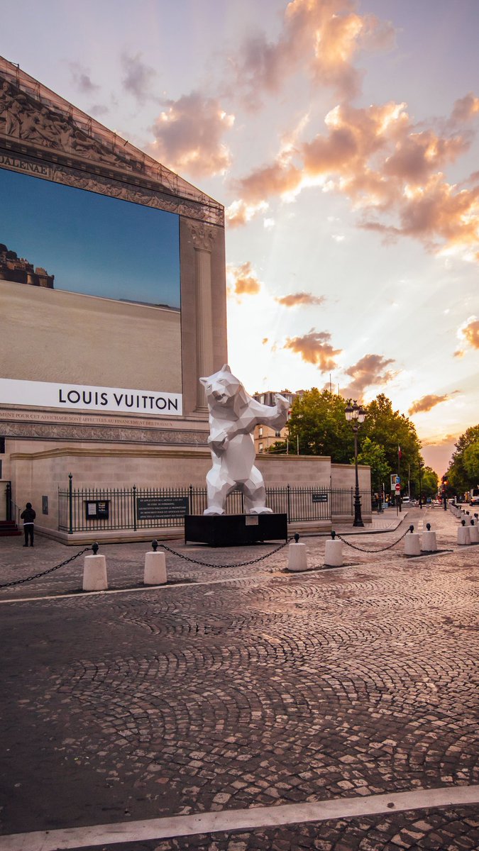 RichardOrlinski's tweet photo. Somewhere in Paris… ✨🔥

#richardorlinski #orlinski #exhibition #paris #artwork #artist https://t.co/SAE1ps4B5O
