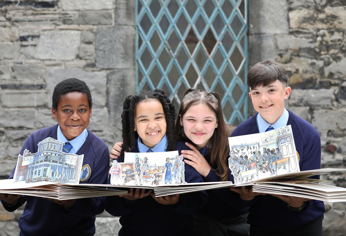 DublinGazette's tweet photo. ✍👒 We hope everybody is looking forward to
#Bloomsday2022 Darren, Aoibheann, Frankie & Matthew are summoning the Joycean spirit with @Branarteatar's exciting new pop-up book!🎭
👀📸⤵️ Some fab pics courtesy of Sasko Lazarov!
#Ulysses #JamesJoyce #childrenslit #Branar https://t.co/y2ylbOVtIK