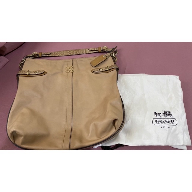 dyanherna's tweet photo. Saya menjual tas coach seharga Rp850.000. Dapatkan di Shopee sekarang! https://t.co/qo6v14MCL4 #ShopeeID https://t.co/2AsWOqIJAY
