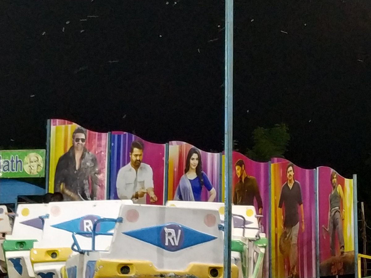 AlluJagadeesh17's tweet photo. In exhibition @alluarjun Pushpa Raj 🔥 #PushpaTheRule https://t.co/33h82aSZzV