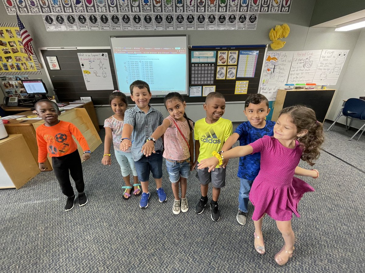 TheMrMolitor's tweet photo. Coding is engineering. Today these students coded their names onto bracelets. #summerschool #stem #wearewayne https://t.co/3Cok0vHME4