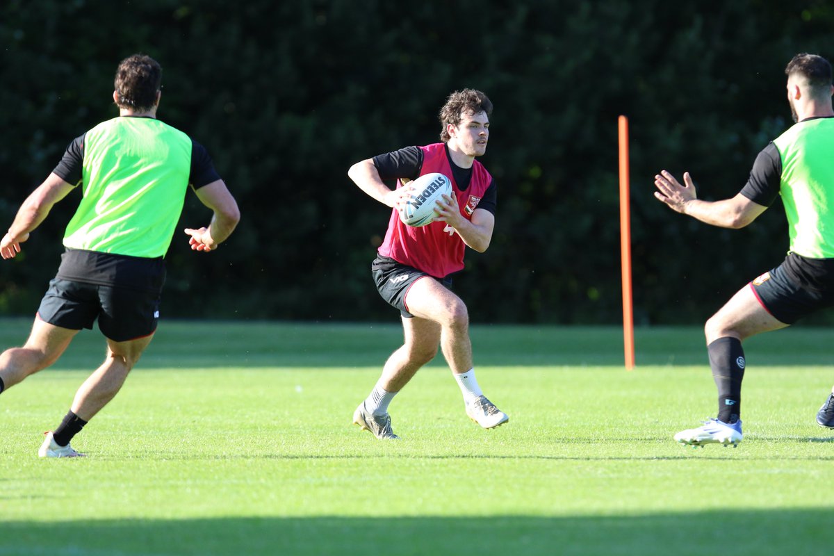 RochdaleHornets's tweet photo. 👀 Cobi Green could be in line for his full Wales debut, against France, after being named in John Kear's 21-man squad

🏴󠁧󠁢󠁷󠁬󠁳󠁿 Our versatile back has already represented his country in Nines competitions and captained the under-19s team

📸 @PhotoMks https://t.co/mnEi8K84Wb