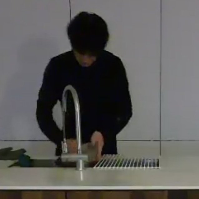 btsblob's tweet image. 6 MILLION PEOPLE WATCHING JUNGKOOK WASH THE DISHES LIVE DGAKHDLSBDKSVAAHSDJA