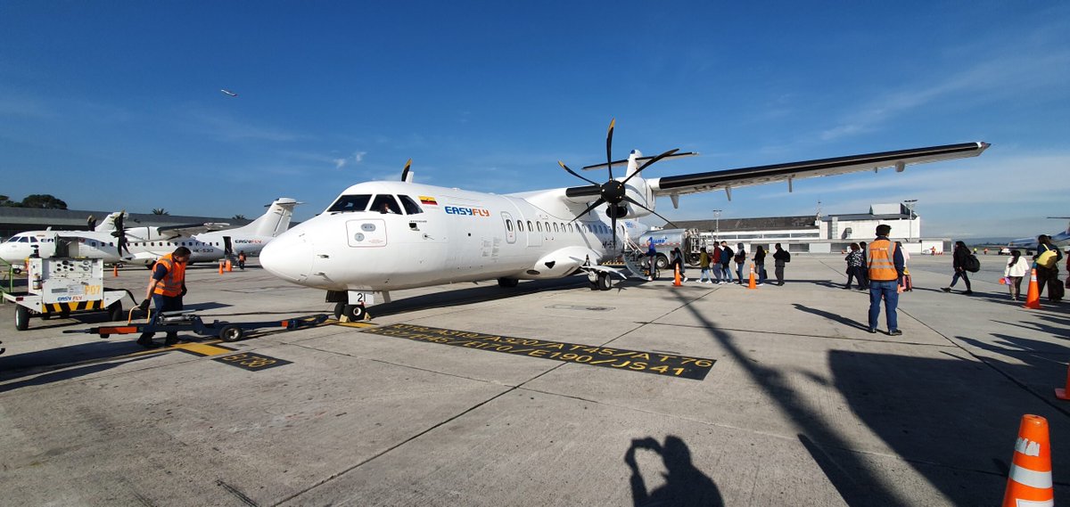 TurismoHoyCol's tweet photo. @EasyflyVuelos ratifica su compromiso con la conectividad de los caldenses, con el aumento de frecuencias diarias hacia Bogotá a partir de junio y Medellín en el mes de julio al aeropuerto La Nubia, para aumentar la oferta a 14 frecuencias semanales
https://t.co/uXwEEyI0Sa https://t.co/UXKCXnXcoT