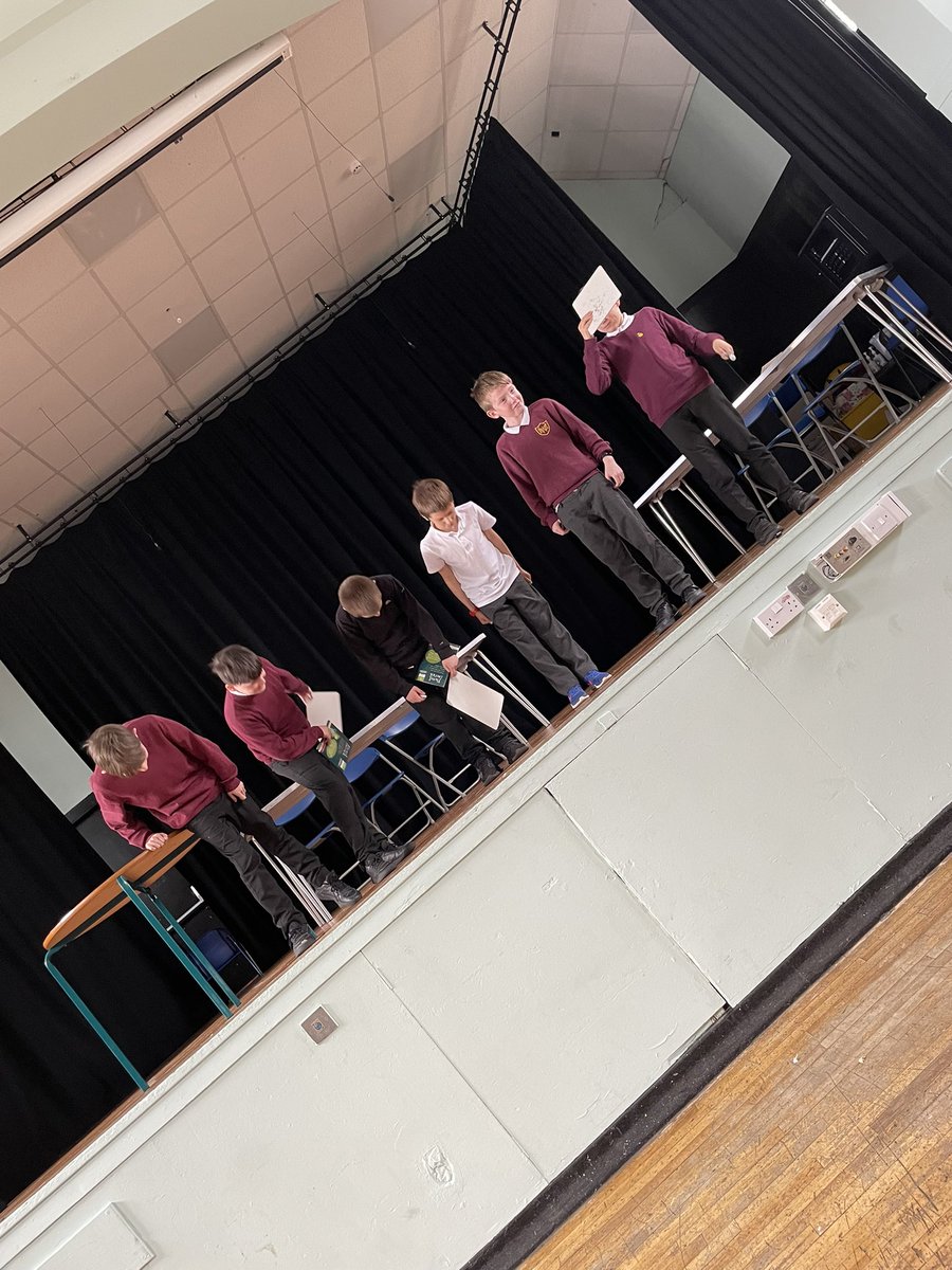 Over the last few weeks we have been working very hard on creating our scripted dramas 🎭 Today, we performed them on the stage to the rest of the class 🥰 The performances were super ☺️1/4