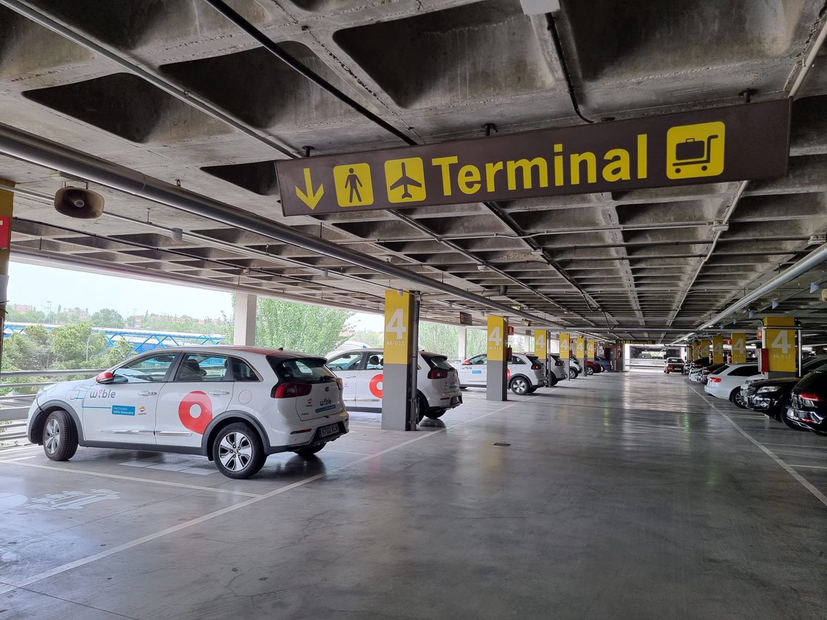 chalyst's tweet photo. Desde hoy no hay alternativa con más conveniencia para ir y volver del #Aeropuerto que @wible_esp y el #carsharing Nuestros usuarios llevan mucho tiempo demandando este servicio. Un gran hito para el sector después de muchos años de trabajo. 
Despegamos!! https://t.co/T1hMxKVgg1
