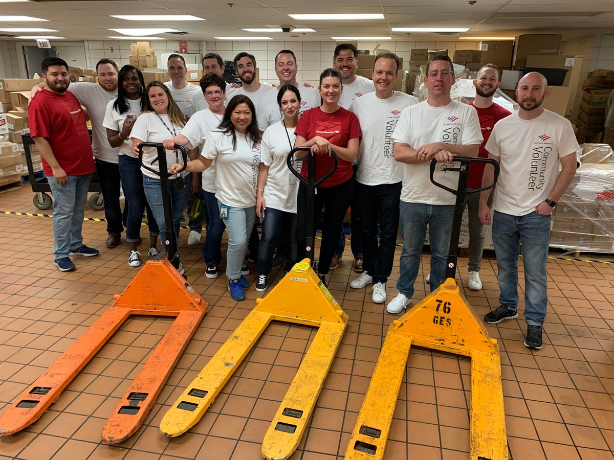 Yesterday 17 team members of Bank of America were in the McCormick Place Kitchen  to help Fight2Feed pack Community Pantry Bags + pull 4 pallets of pantry items for the 6/30 5th District Senior Appreciation Day.  Together we helped over 600  community friends + families in need!