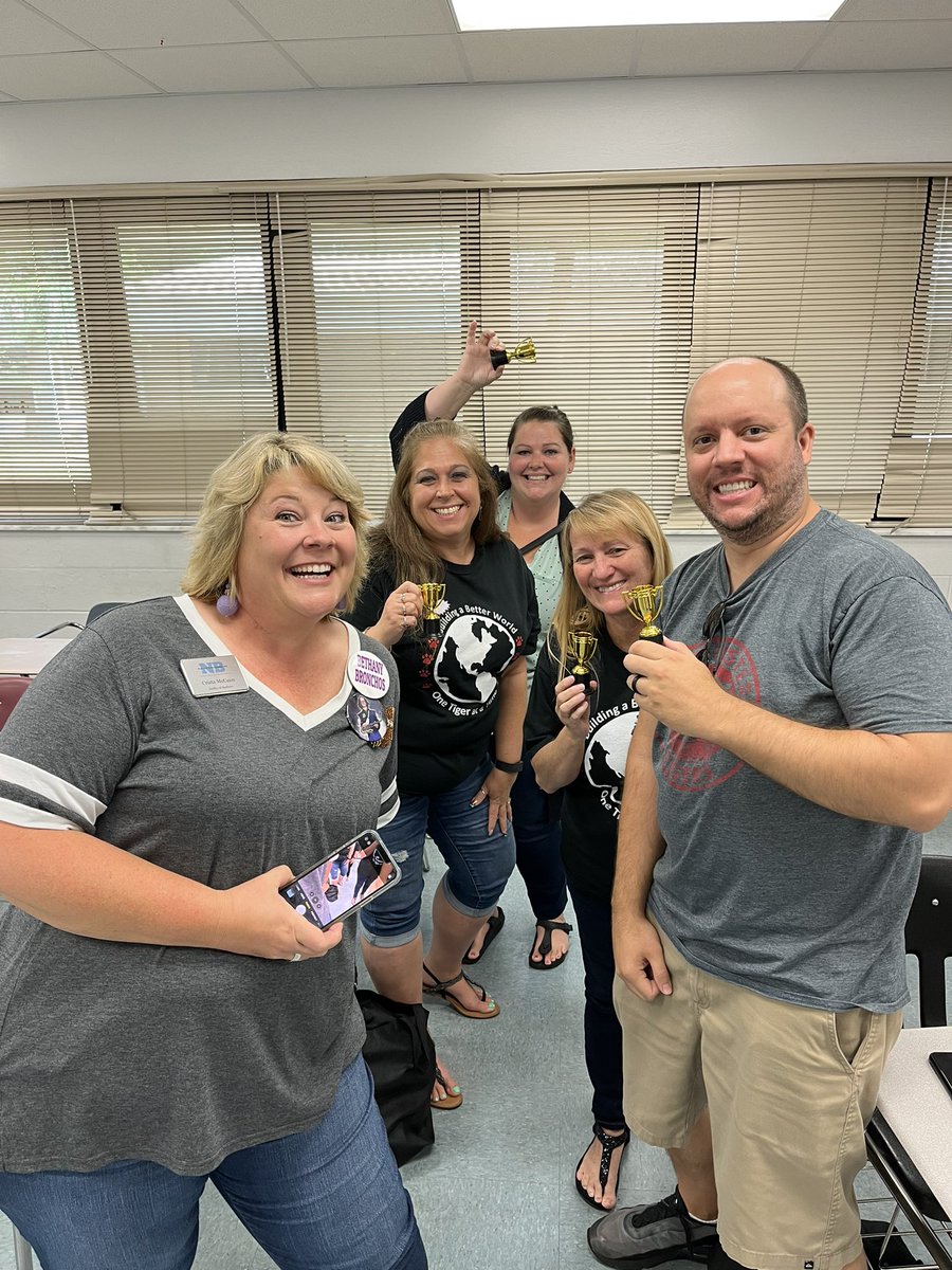 MsPenaRocks's tweet photo. Winners at the Fantasy Football session #NB2022 @MrsLynTaylor @TigerSTEM386 @inspiredAP @JBerckemeyer @Smsvcs1 https://t.co/s8gvrchhhI