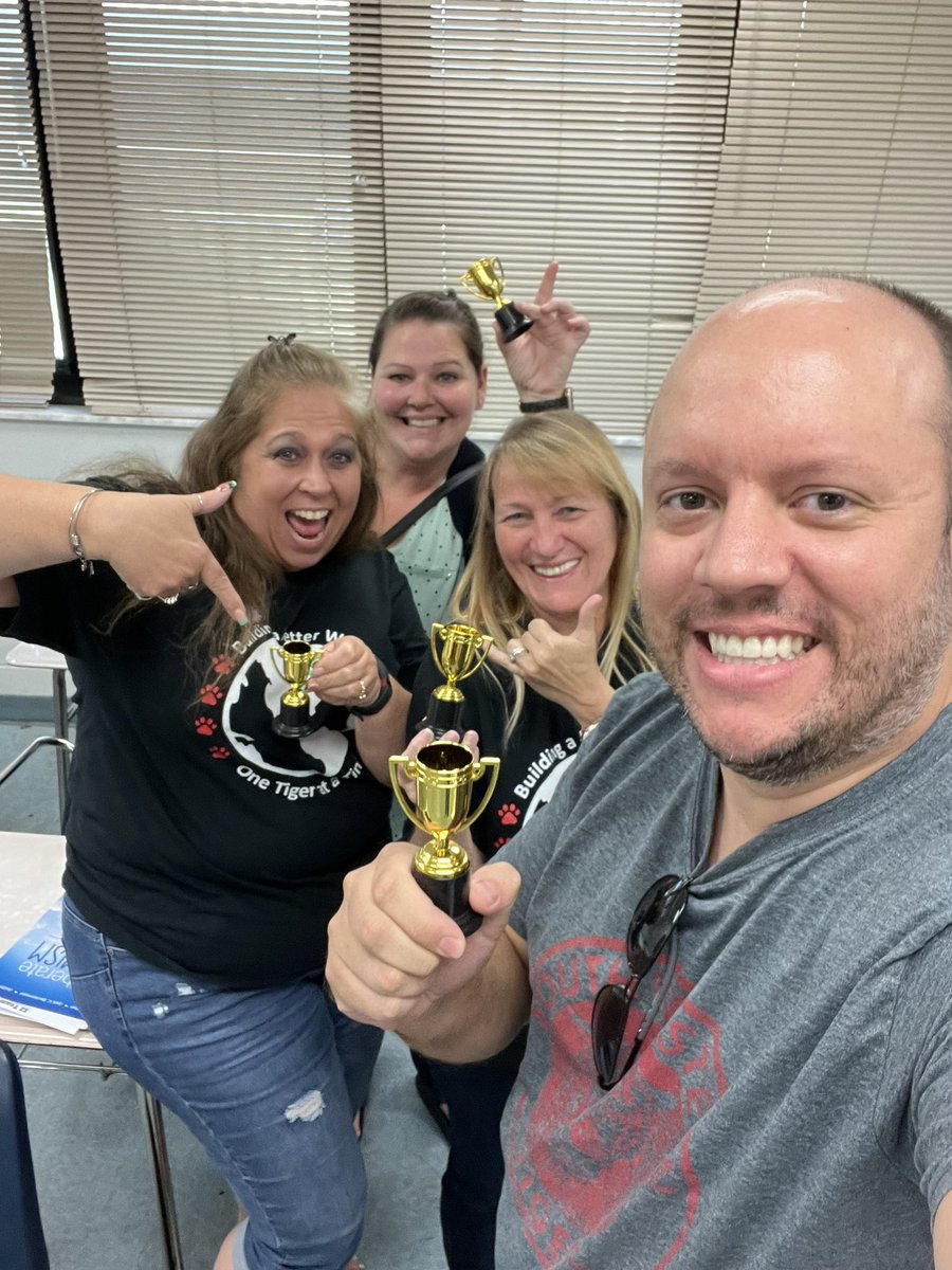 MsPenaRocks's tweet photo. Winners at the Fantasy Football session #NB2022 @MrsLynTaylor @TigerSTEM386 @inspiredAP @JBerckemeyer @Smsvcs1 https://t.co/s8gvrchhhI