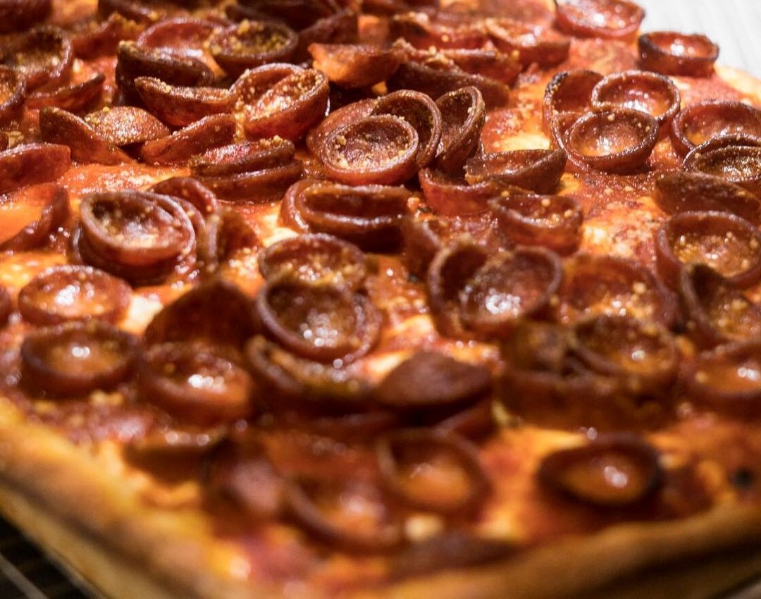 *Ahem* You should probably wipe your screen. 😋😍
.
.
Order on Slice: 1l.ink/4DK2BGC
.
#fresh #pizza #grabaslice #tomatobasil #slice #square #madeinnewyorkpizza #NYEats #PizzaTime #NYPizza