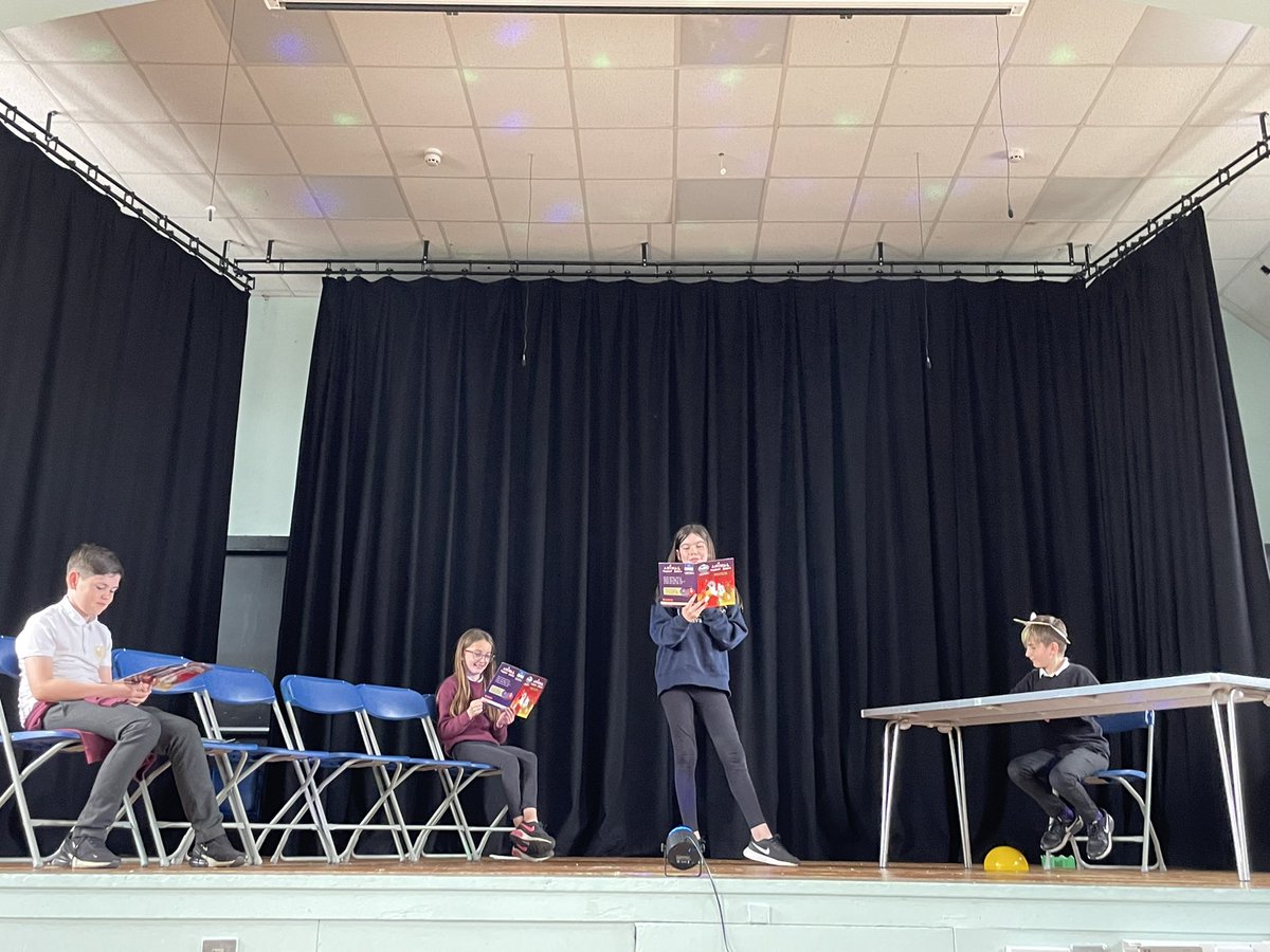 Over the last few weeks we have been working very hard on creating our scripted dramas 🎭 Today, we performed them on the stage to the rest of the class 🥰 The performances were super ☺️ 2/4