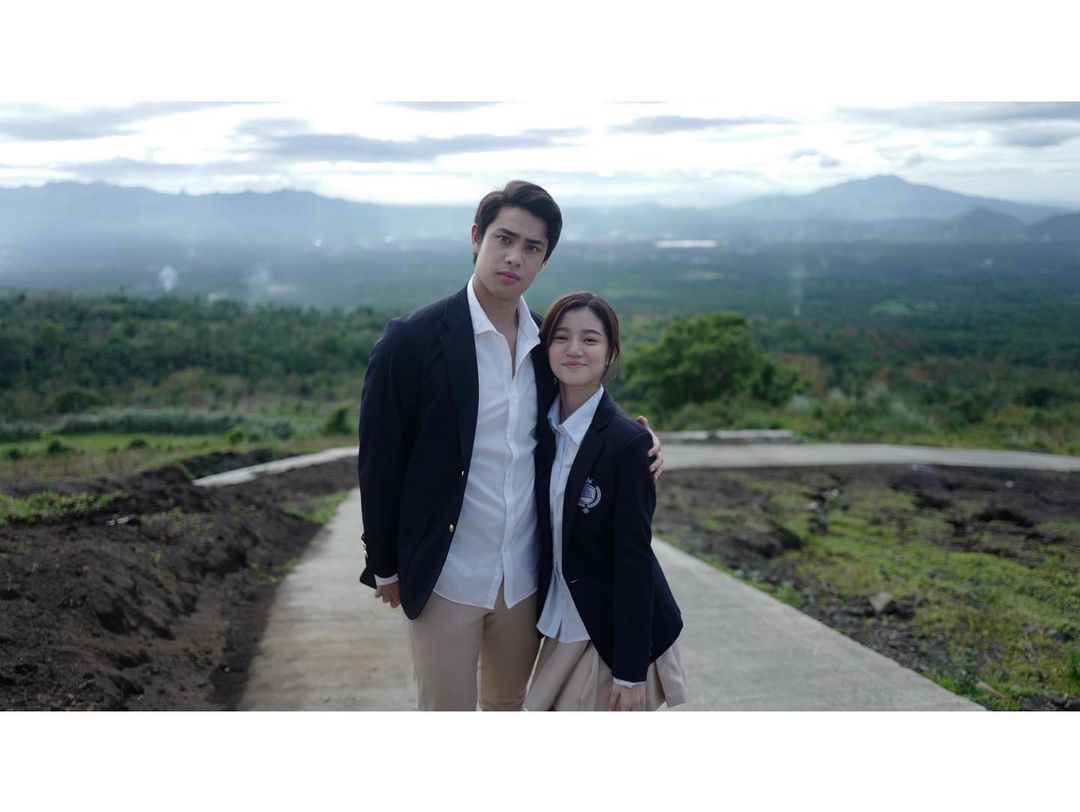 CjdEM's tweet photo. Nu ba kasalanan ko at inaaway nyo aq palagi.. sakit tuloy ulo ko kakaiyak😭😭🤣 #DonBelle NAILED IT.. 💙❤️

HIH2 BREAK HEARTS

#HesIntoHerS2E9
#HesIntoHerS2Ep9
#DonnyPangilinan
#BelleMariano https://t.co/v770wuSrtI