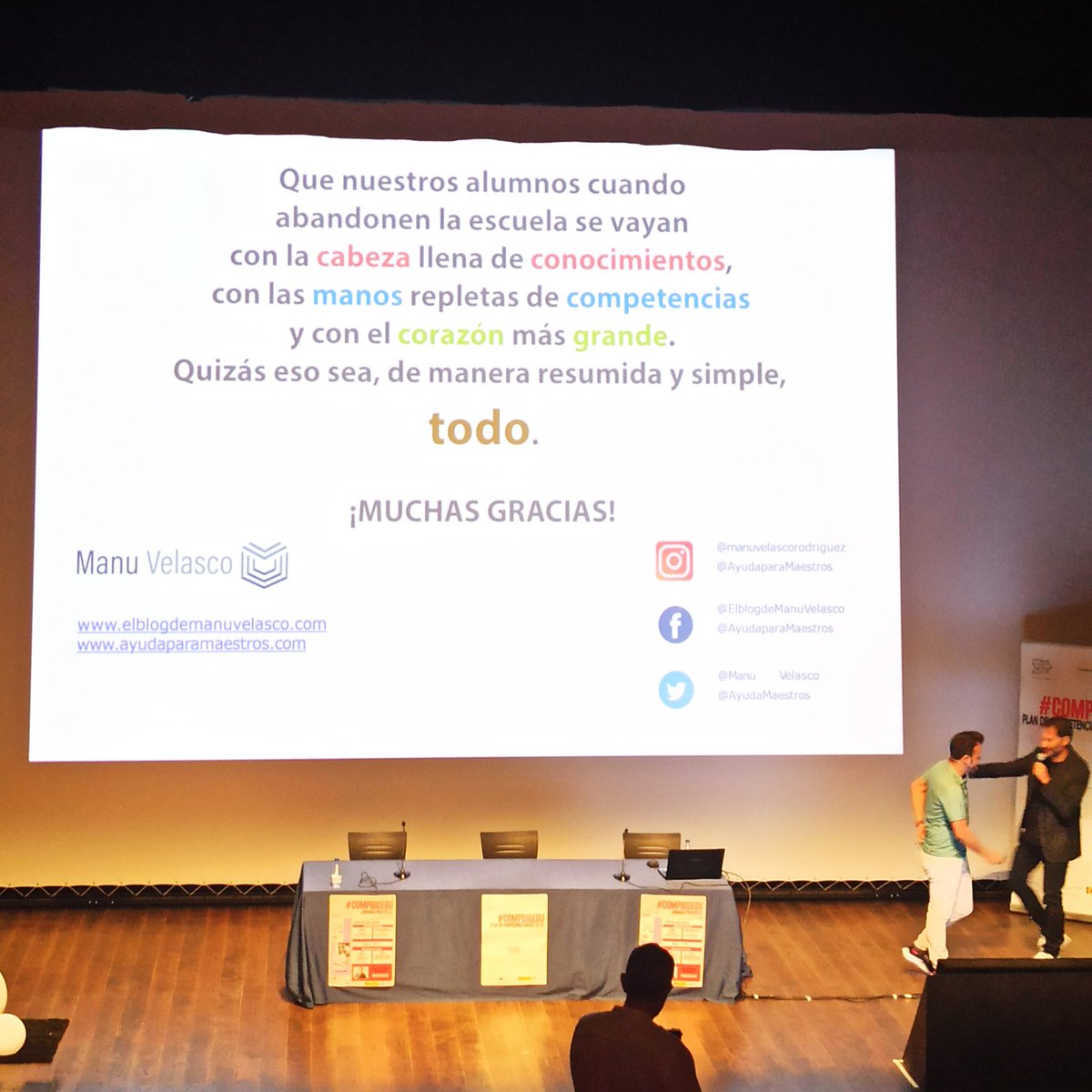 FuenteadajaCRA's tweet photo. Todo un lujo escuchar a @Manu___Velasco  en las jornada #compigedu_cyl_avila https://t.co/RcaWBdmbEG