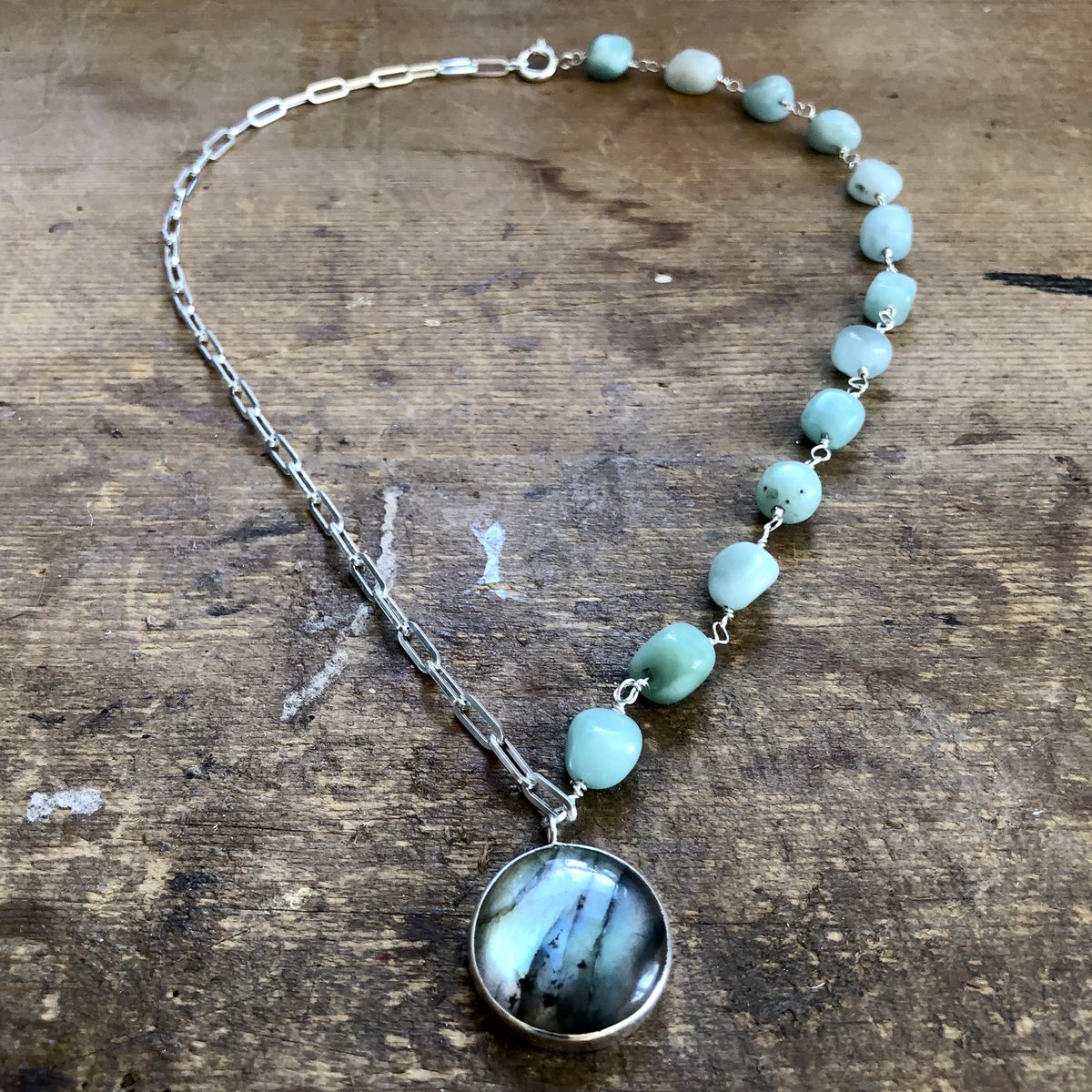 Made another piece of jewellery for this coming weekend @kaoskingston Open Studios. Do pop by if you’re nearby. kingstonartistsopenstudios.co.uk/wp-content/upl… #kaoskingston #sterlingsilver #jewellery #handmadeuk #kinston #labradoritejewelry #labradoritestones #greenmossquartz #supportsmallbusiness