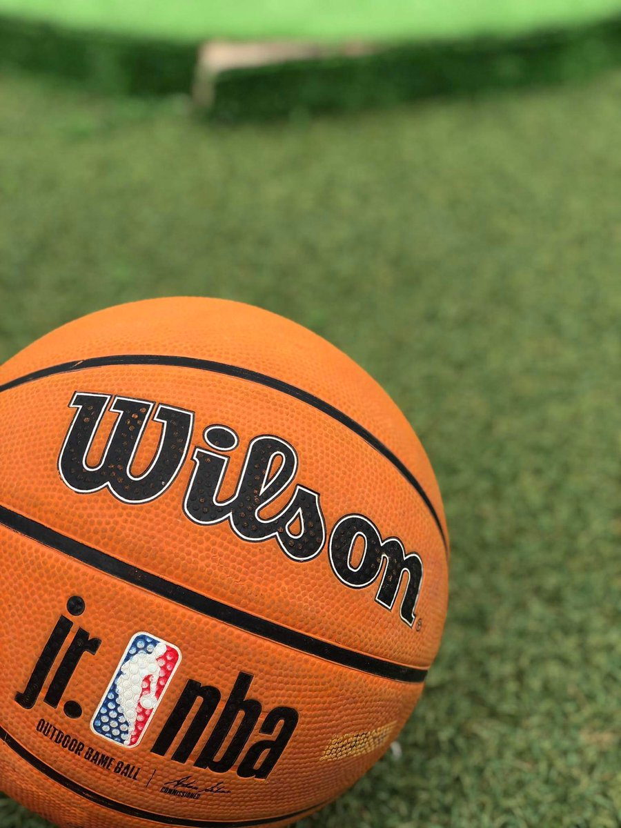 Playing Basketball is my only way to escape all the noise and worries in life. It allows me to meet new friends, reduce stress, and also build confidence. For me, there's nothing more fun than playing basketball with others! ❤
#EscapeTheNoiseEvent 
<a href="/dreamy/">Dreamy</a>