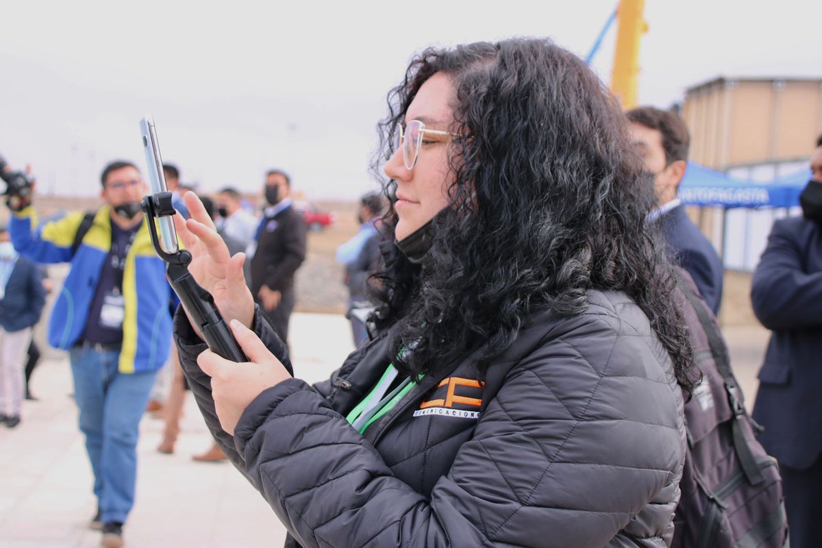 Estamos muy contentos de participar en <a href="/exponorcl/">EXPONOR CHILE</a> apoyando con todo a las empresas para las que trabajamos. 💪
Compartimos con ustedes parte de lo que ha sido esta semana junto al equipo de CP Comunicaciones. 📸💻📲 
#Exponor2022 #Antofagasta