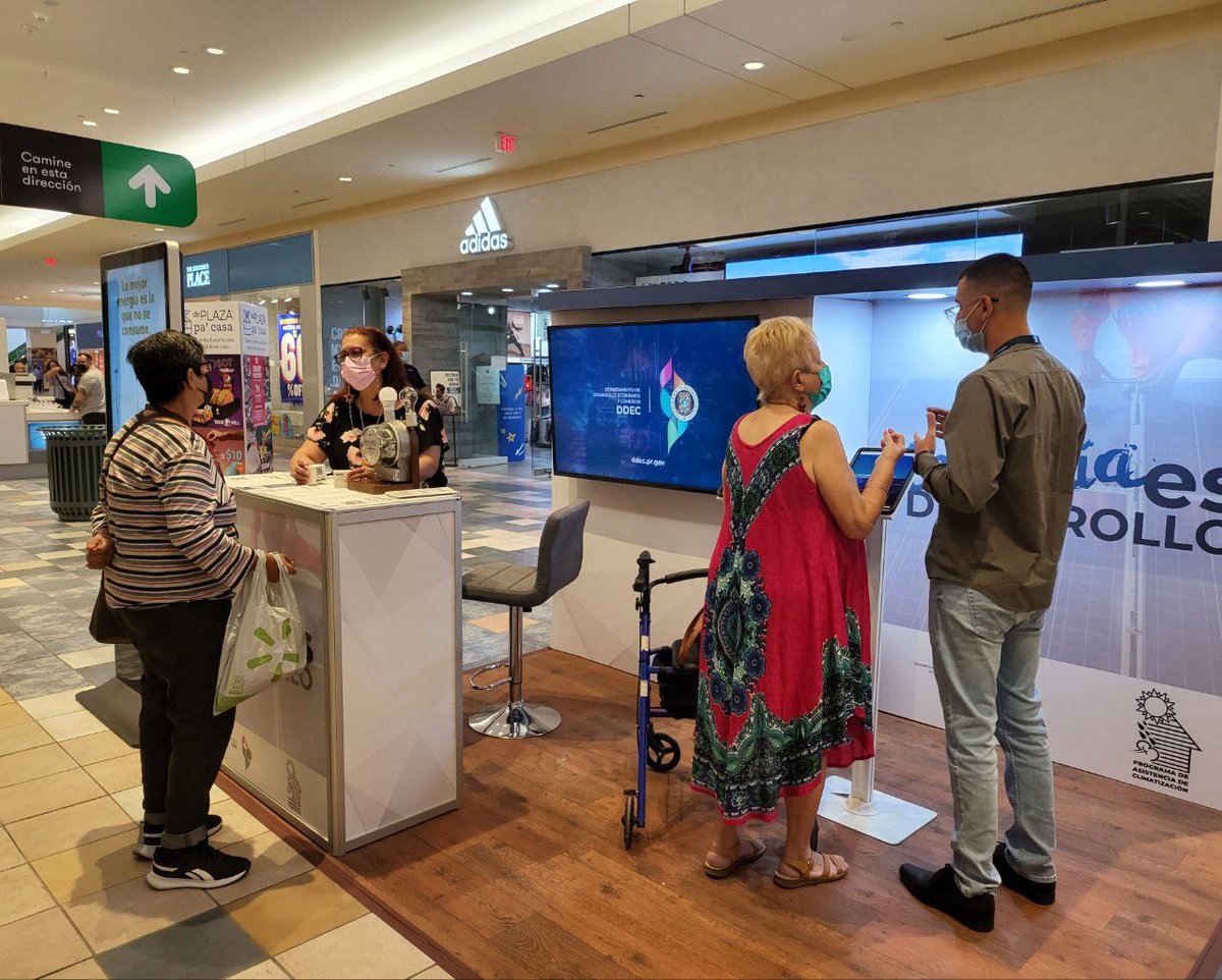 El Programa de Política Pública Energética del <a href="/DDECPR/">DDEC Puerto Rico</a> continúa con la gira de Ahorro Energético. Te invitamos a que pases hoy por el booth localizado frente a Sears en Plaza Las Américas para que recibas orientación de cómo tener un consumo de energía consciente.

¡Te esperamos!