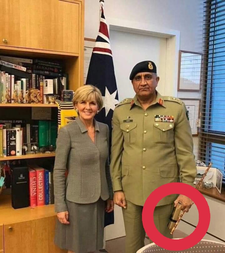 Super_Girl_03's tweet photo. #سازش_ہی_تھی جو ماں کو بیچا گیا ہے ورنہ کون اپنی ماں کو بیچتا ہے
#well_informed Sir ???
#MissYouImranKhan https://t.co/eE9R0MnV3M