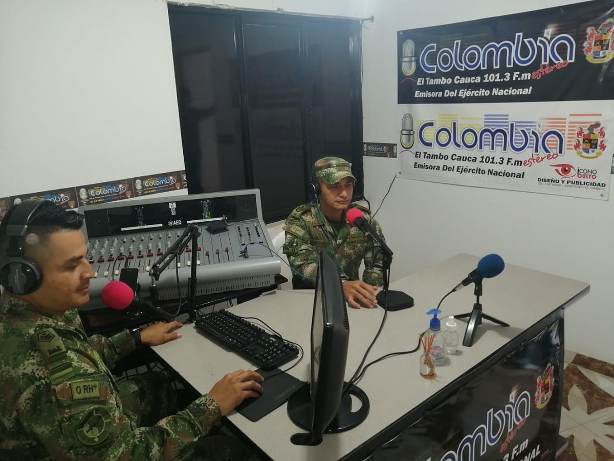 emisoraejercito's tweet photo. ¿Sabías que el consumo de tabaco se relaciona con enfermedades respiratorias y el cáncer?
#Hoy en los 101.3 FM Tambo #Cauca el soldado profesional Arley Gongora del #BADRA11 invita a que evitemos el consumo del tabaco y prevenir enfermedades, muerte prematura https://t.co/M7zi8aoumL
