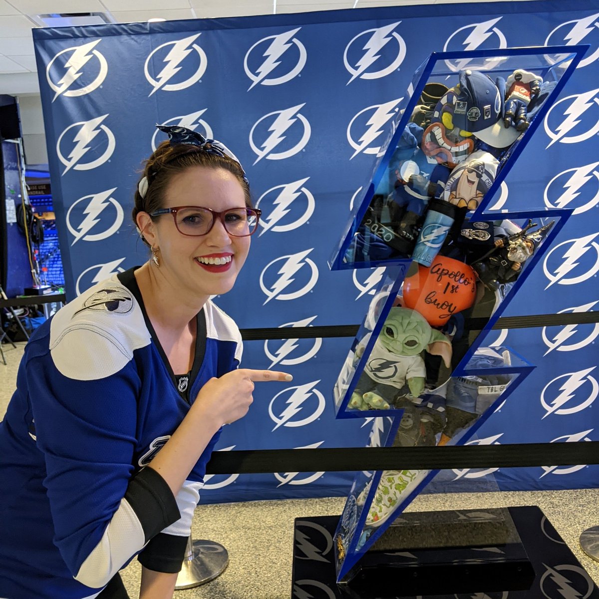 StarDarlingCos's tweet photo. @MarkHamill @MasterChiefJen @LightningRodPod @TBLightning The Force is strong with the Bolts! Afterall, Grogu answered the #CallToCharms and has been with the team all playoffs ⚡⚡
@TBLightning let's get Mark to a home game! https://t.co/gIzIxNGrH1